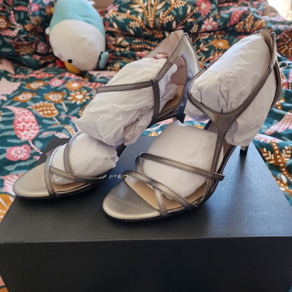 Pelle Moda Ruby Sandal in PEWTER size 10 - Picture 2 of 13